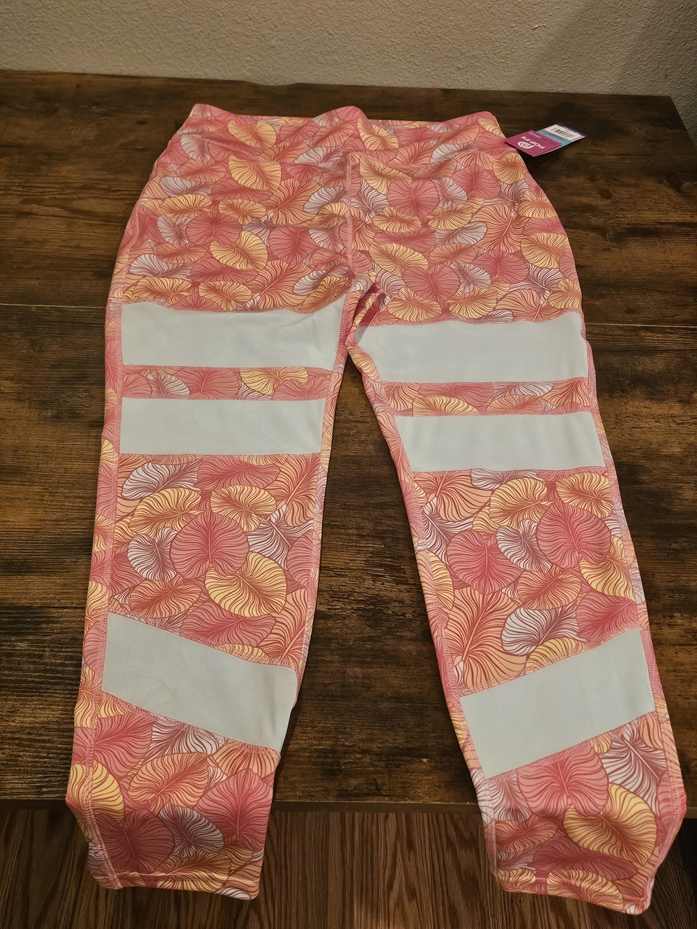 NWT Pop Fit Floral Print Active Leggings with Mesh